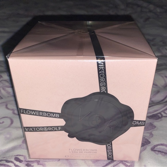 ✨Viktor & Rolf - Flowerbomb for Women 1.7oz - NWT✨ - Picture 5 of 14